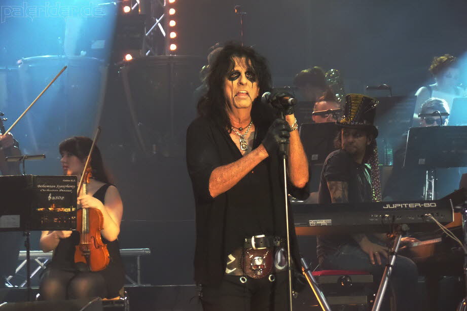 Alice Cooper...