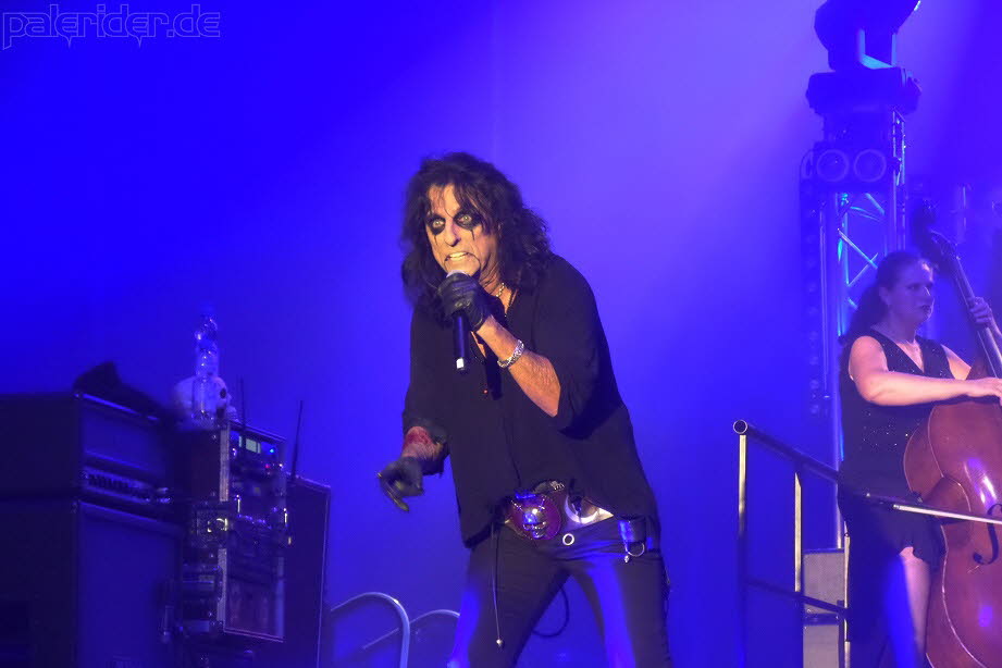 Alice Cooper...